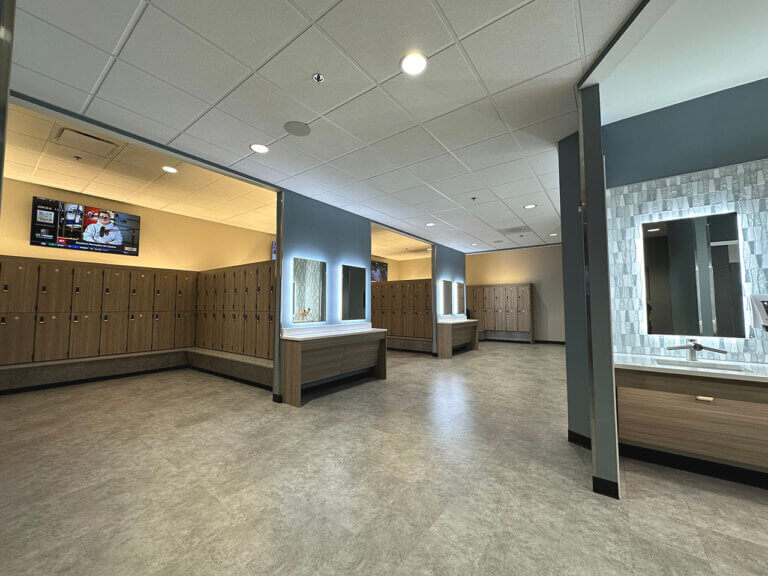 gym locker room, sauna, shower Evansville, IN East
